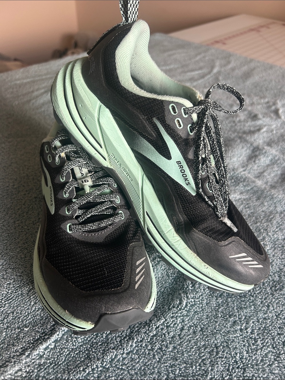 Brooks Women's Black and Mint Running Shoes
